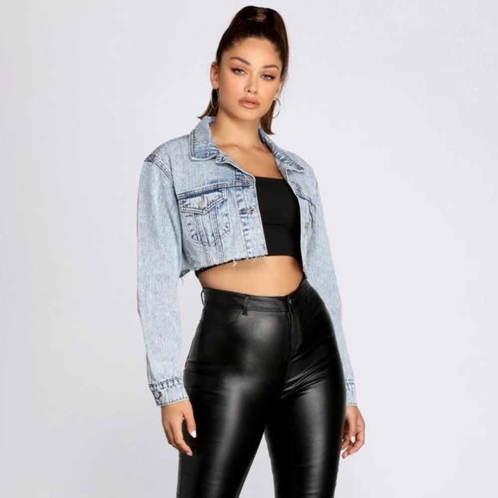NWT Frayed Acid Wash Cropped Denim Jacket- Large